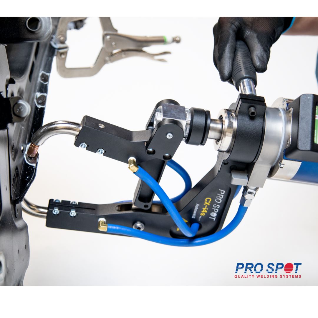 prospotwelding's tweet photo. Quick Connect! Quickly and Easily change from C style arm to C2X arm now comes with the Pro Spot quick docking system. https://t.co/GPDGAhOwwf