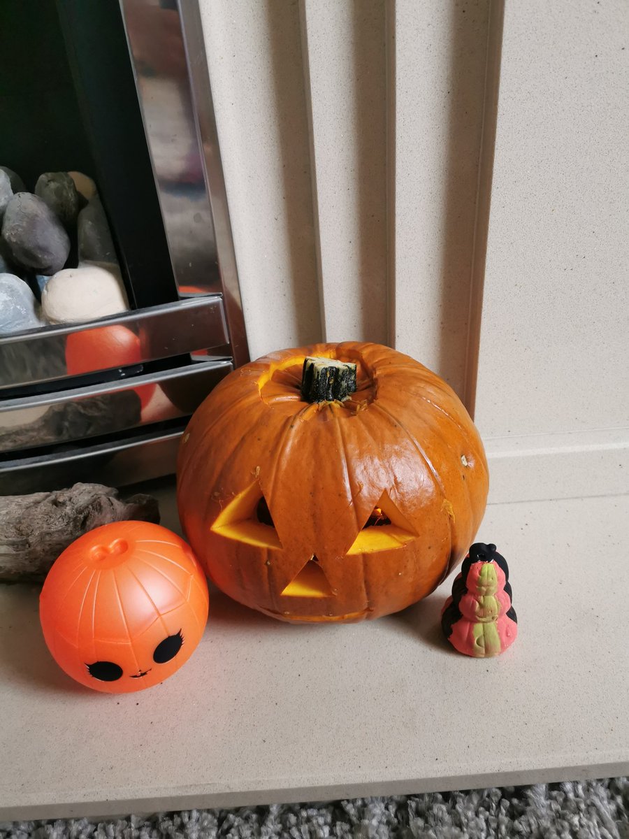 Charlot04520619's tweet photo. Our pumpkin and have made some pumpkin soup too 🎃👍😊 https://t.co/Gexcb9aKtT