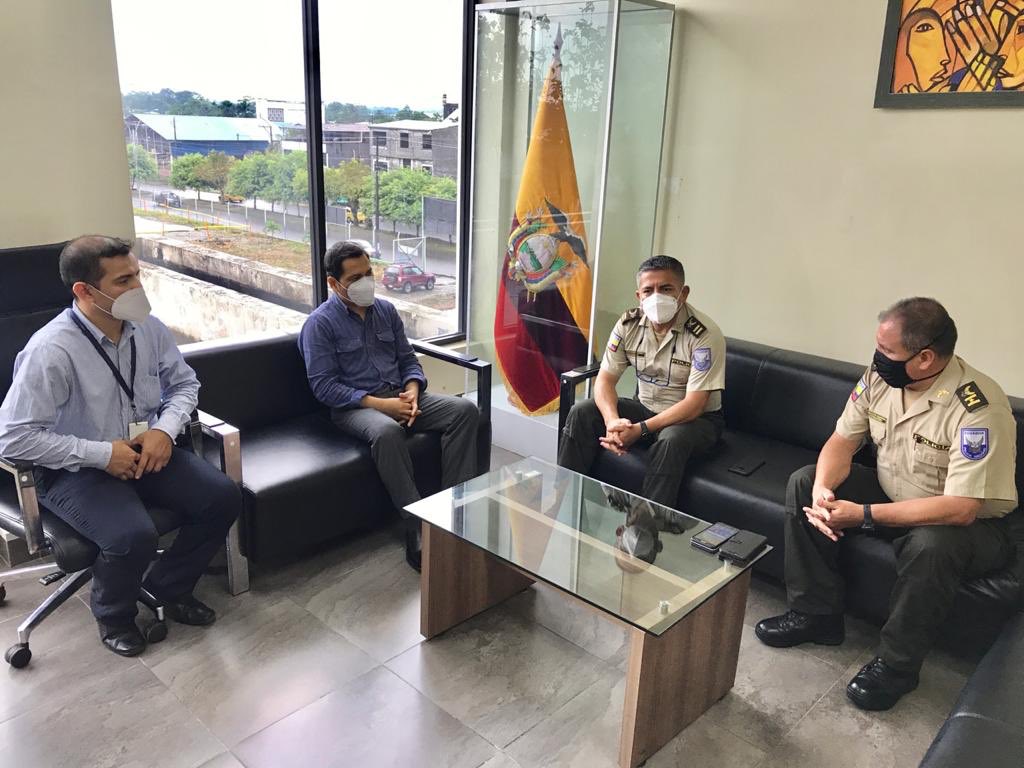 SucumbiosCJ's tweet photo. Director Provincial del @SucumbiosCJ, Ab. #AlbertoCueva, recibe la visita protocolaria del nuevo Comandante de @PoliciaEcuador de la Subzona 21 #Sucumbíos, Cnl. #MarioFuentes, con el objetivo de coordinar estrategias interinstitucionales para la seguridad ciudadana. https://t.co/mDrmUBn57F