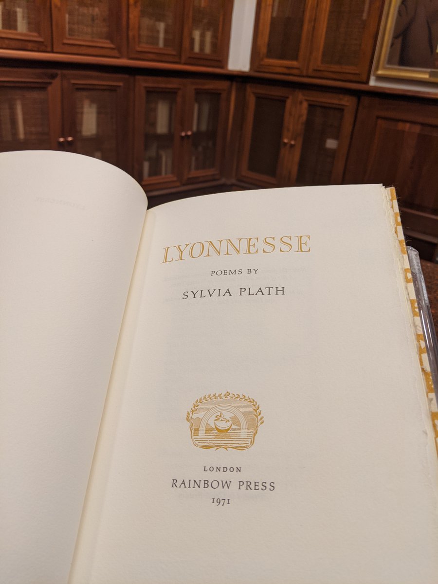 SwemSCRC's tweet photo. Another one for the #SylviaPlath fans &amp; #bibliophiles alike. No. 230 of 400 copies of The Lyonnesse (Rainbow Press, 1971). A great example of the book as #art object, &amp; just a pleasure to look at. 😍🔖 @WMLibraries https://t.co/U0BIUxkQtI