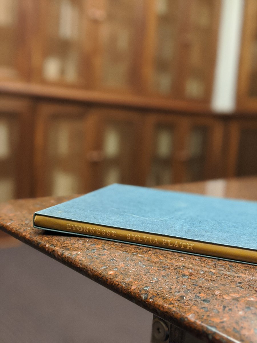 SwemSCRC's tweet photo. Another one for the #SylviaPlath fans &amp; #bibliophiles alike. No. 230 of 400 copies of The Lyonnesse (Rainbow Press, 1971). A great example of the book as #art object, &amp; just a pleasure to look at. 😍🔖 @WMLibraries https://t.co/U0BIUxkQtI