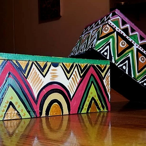 monenaartstudio's tweet photo. more Handpainted wood boxes❤❤❤
#monena_art #woodboxes #handpainted #sudanese_artist #sudan_art #sudanes_wood_art https://t.co/K52sAh4dDF