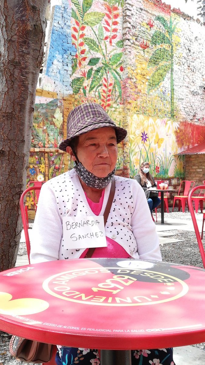 SAColombia's tweet photo. #AEstaHora la @SAColombia y el @BancoAgrario inician en Chiquinquirá, Boyacá, el primer grupo focal con mujeres rurales para conocer directamente de ellas sus necesidades y expectativas frente al crédito agropecuario. #MujerRural https://t.co/iasCuJlbEW