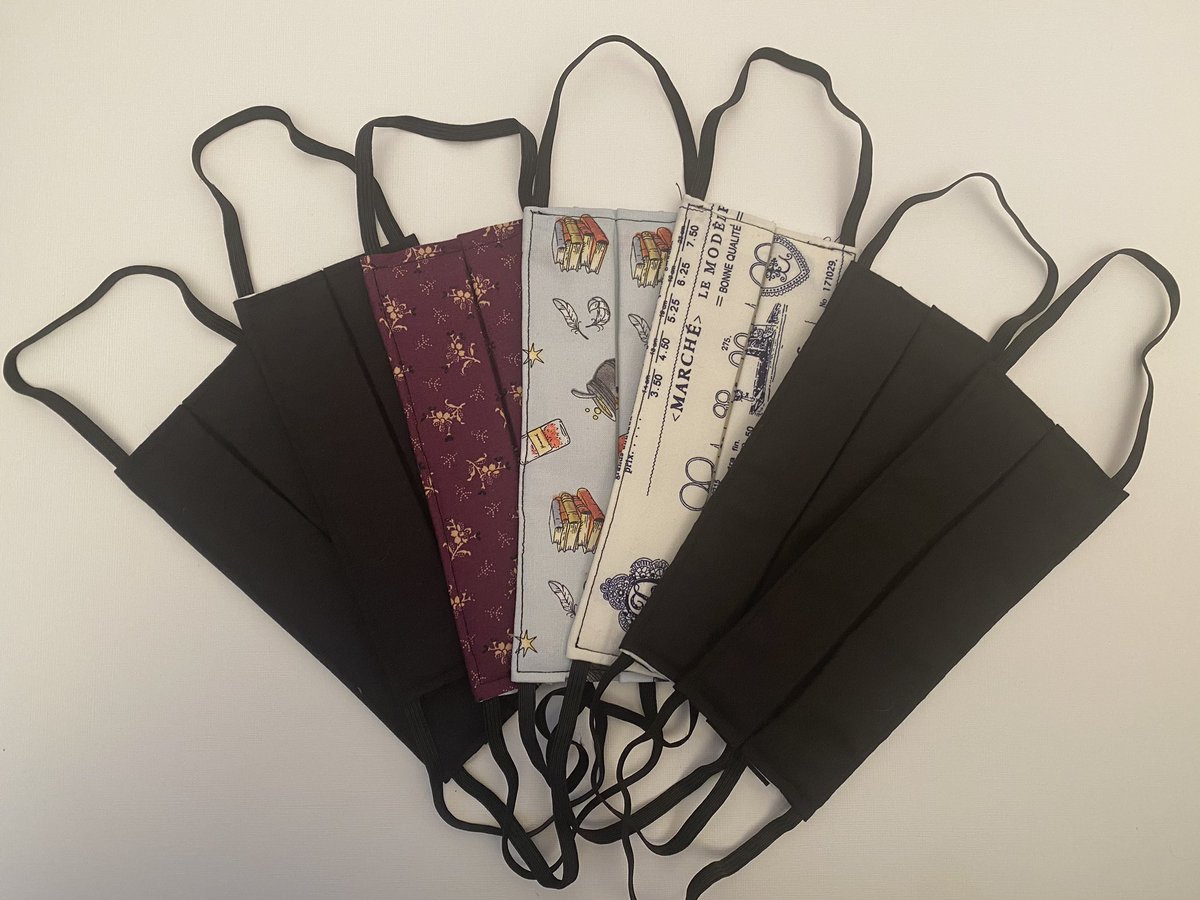 RavenInkStudio1's tweet image. Been a busy bee today. More face masks on their way to their new homes #facemasks #3layermasks #handmade #custommade #harrypottermask #blackmasks #patternedmasks