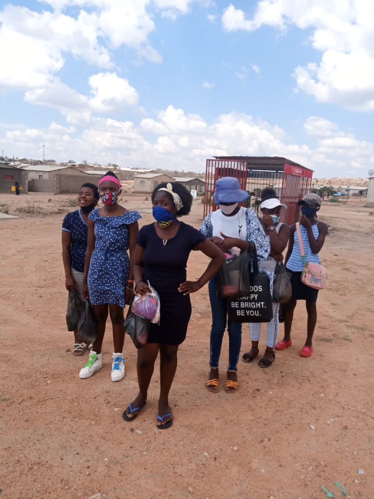SanitaryAidZim's tweet photo. Bringing some cheer to these young girls with #menstrual dignity kits and period education to help reduce the barriers they face and to empower them to be in full control of their periods.🩸
#PeriodsCannotWait https://t.co/IHRllYhxbU