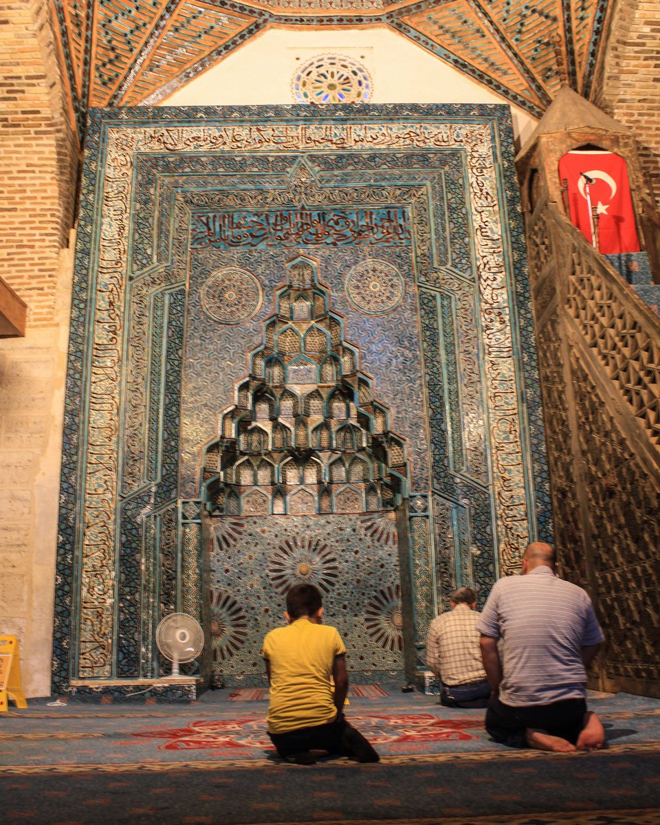 OmerTanoglu's tweet photo. #türkiye #konya #beyşehir #eşrefoğlucamii #ig_turkey #mimari #mihrap #namaz #bayrak #ig_anadolu
https://t.co/Z6wNGa8ev5 https://t.co/0o4DGQEBV1