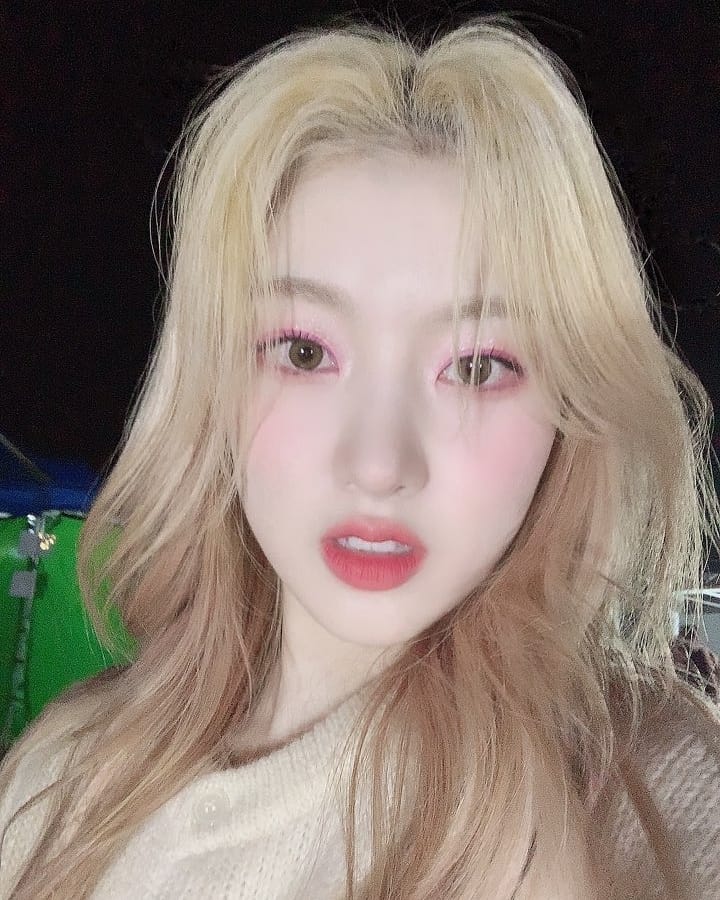 DreamNoteArg07's tweet photo. 27.10.20 •|TW/IG|• Actualización de Dream Note♡ @ime_dreamnote
[#YOUI]
 
Un poco de maquillaje rosa (◡‿◡✿)

#ドリームノート #ユアイ
#드림노트 #DreamNote #DreamNoteArg07 
Trad Esp: Dream Note 드림노트 - Argentina
~Ro🌹 https://t.co/0jNcJTRDqu