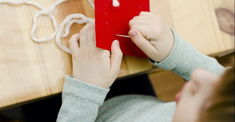 Montessori_GEd's tweet photo. 42% of parents admit they often feel that they don't have the patience to let their children figure things out alone. It's important to encourage children to make their own decisions and learn things in their own time. https://t.co/qlfziCBF4P