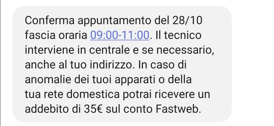 massimoko's tweet photo. Ho una linea FTTH per cui pago 31€/mese.
Dopo diversi giorni di disservizio (navigazione lenta e comunque max 10Mb  D/U) quelli di @FASTWEBHelp 
 mi prenotano un intervento tecnico e mi mandano questo messaggio.
@FASTWEB lo state facendo sbagliato. https://t.co/9EnZZOCrp9