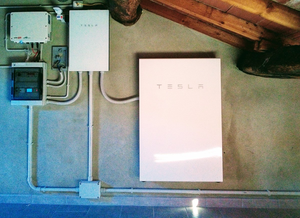 Solar_Farm's tweet image. Nuovo fotovoltaico con accumulo Tesla Powerwall in provincia di Parma.