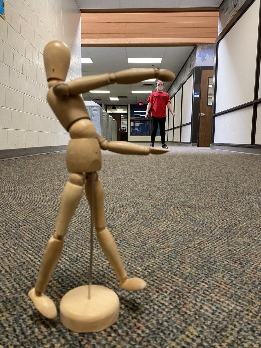 SchrammLovesArt's tweet photo. #nmsstangs working on Forced Perspective Photography to show the Element of Space! #ArtEd #forcedperspective #proud2bmps #funinart #socialdistanceart https://t.co/zVwzNZ4Vfg