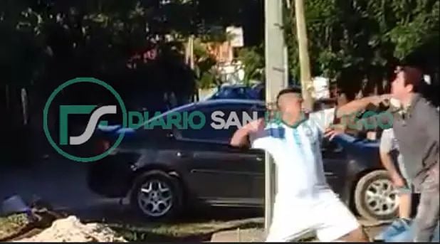 JorgeRamirezDsf's tweet photo. Se topó con el "Maravilla Martínez" de calle 891
SEGUÍ LEYENDO ACÁ → https://t.co/bqheYNXpmA https://t.co/VgLKq5IiPd