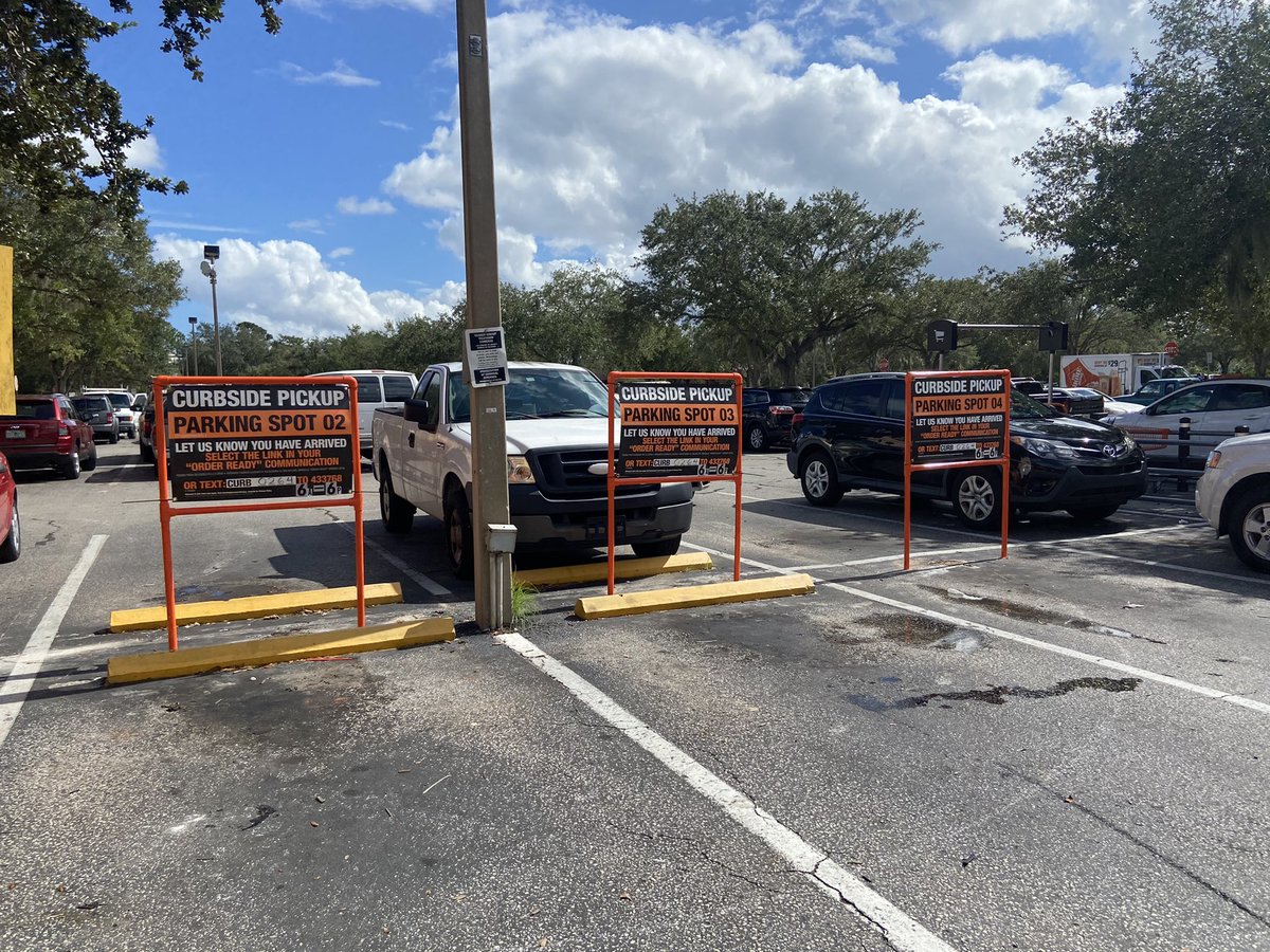 Our new and improved curbside signs are up!! <a href="/PinkstonDiana/">Diana Pinkston</a> <a href="/HDCurrie0264/">Christopher currie</a> @Benjamink_HD <a href="/Jeremycoster2/">Jeremy coster</a>