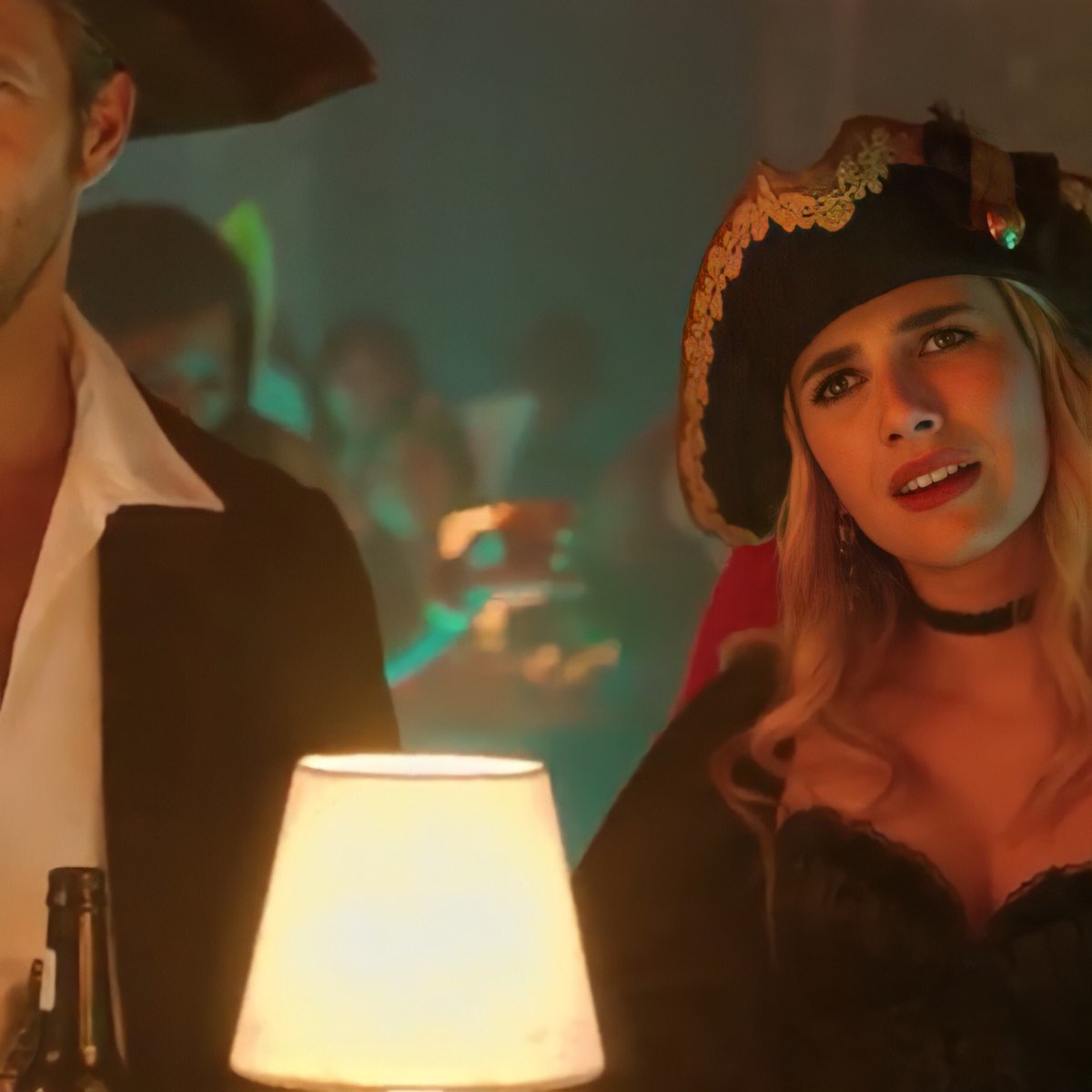 MONTGVMERYS's tweet photo. this movie looks so fucking stupid but emma in the pirate costume is gonna save it mhmm 🥵 https://t.co/A1qwPQiauK