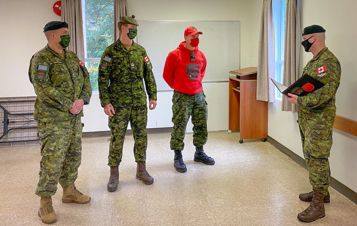 3CdnDiv3DivCA's tweet photo. During a visit to Port Renfrew, BC, BGen Fletcher and CWO Kiens had the opportunity to meet with #4CRPG BC Canadian Rangers.
Lors de la visite à Port Renfrew, en C-B, le Bgén Fletcher, et l'Adjuc Kiens ont eu l'occasion de rencontrer des Rangers canadiens de la #4GPRC en C-B. https://t.co/qkQZNAEDEQ