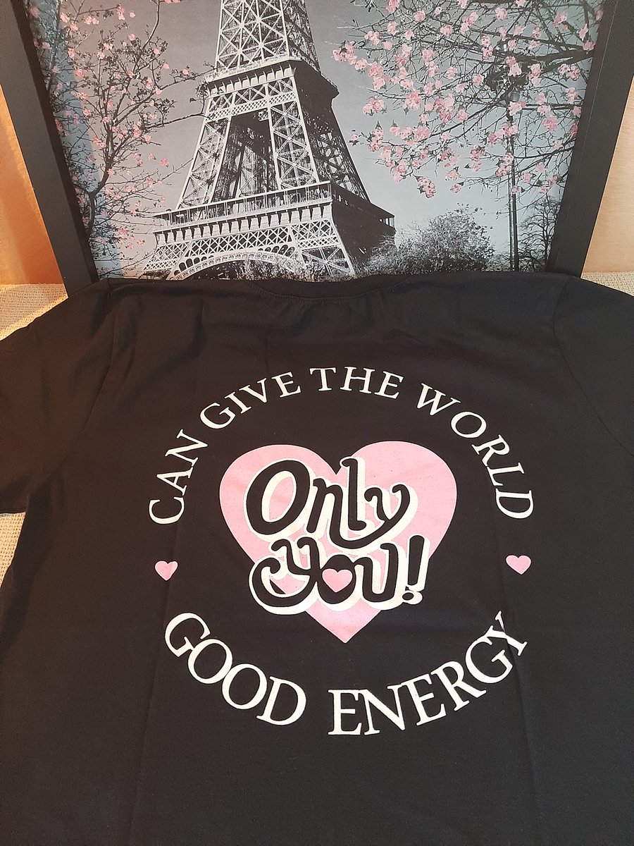 girassol520's tweet photo. Mude o mundo I Só você pode dar boa energia ao mundo ✨🌌
Cor: preta
#tshirt #changetheworld #mudeomundo #lifestyle #moda #ModaEBeleza #lojavirtual #usegirassol https://t.co/nGoxAQLha5