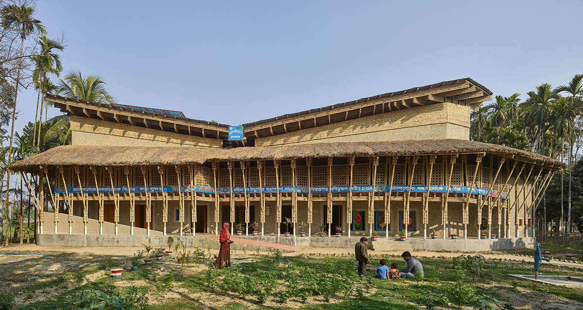 WACommunity's tweet photo. Anna Heringer’s Anandaloy in rural Bangladesh wins the 2020 Obel Award: https://t.co/oXCc4F7f48 #bangladesh #architecture https://t.co/jLFYDfZ7j1