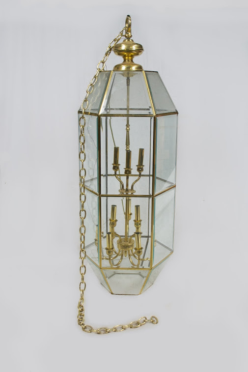 #Chandelier up for grabs! A total of 12 bulbs, this one is an absolute stunner! For $75, this could make you the envy of all your guests (that are standing 6' apart)!

#salvage #philly #nonprofit #decor