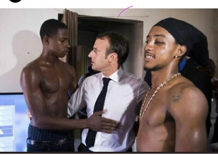 vatannn41's tweet photo. @Charlie_Hebdo_ @LaureDaussy @AntonioFischet8 @EmmanuelMacron 👌👌👌 https://t.co/40vfJ99pvA