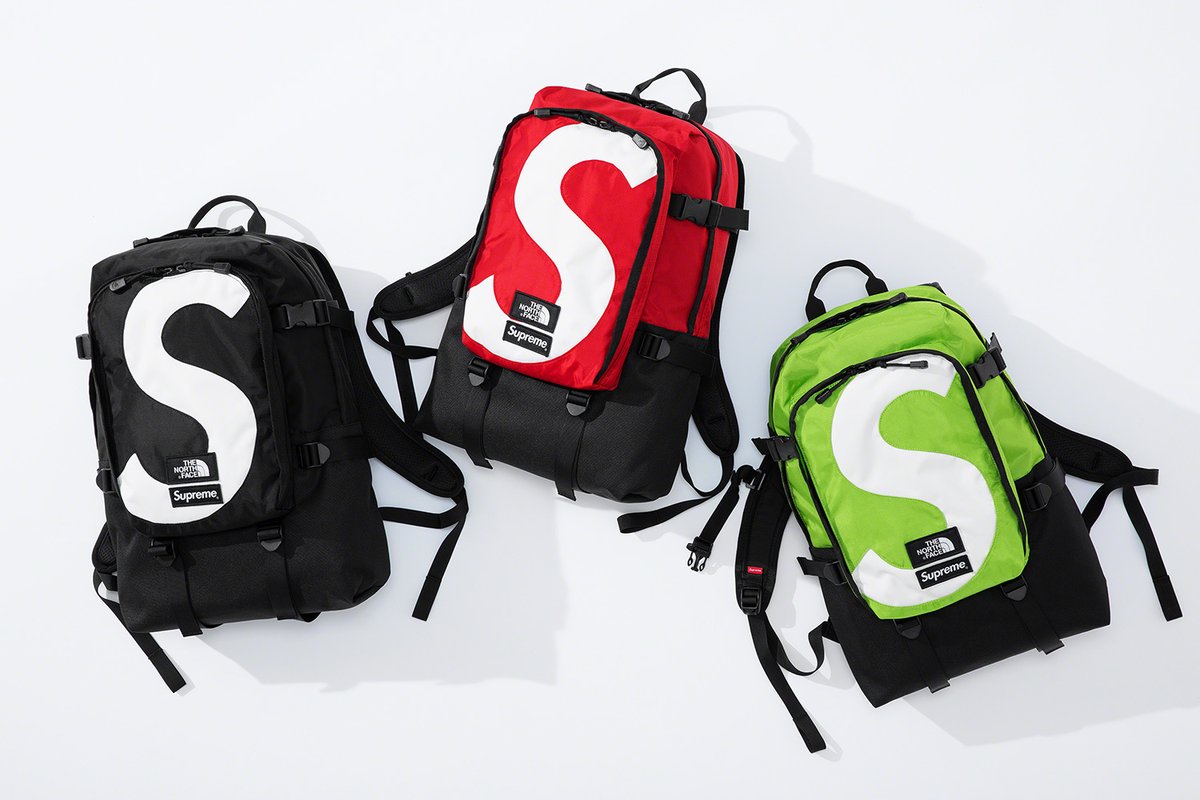 supreme ノースフェイス　コラボ　S logo back pack Supreme x The North Face S Logo Backpack | Green | FARFETCH