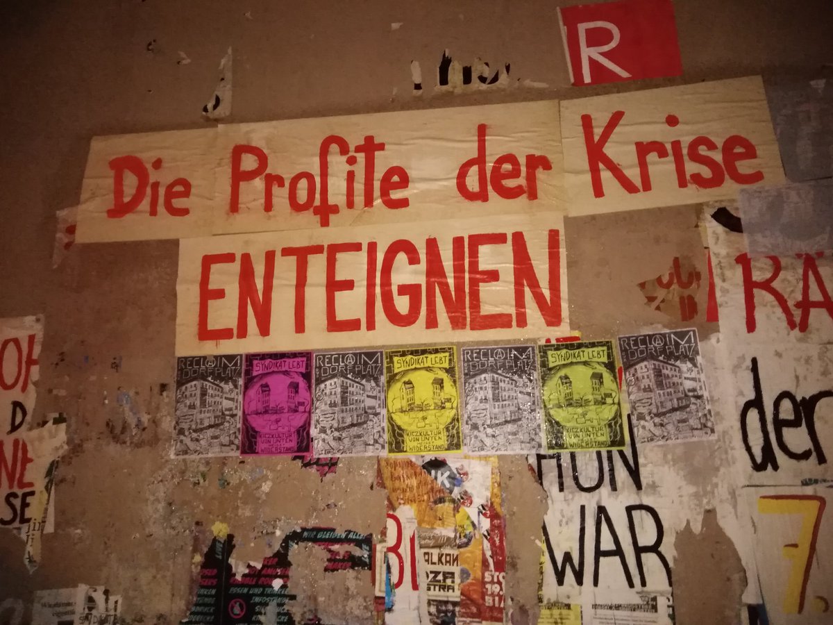 Sama32Haus's tweet photo. #Strassenkunst #Infowand #Weisekiez #Schillerkiez #Nordneukölln @nk_12049 @syndikat44 "Die Profite der Krise ENTEIGNEN" (#Barrierefreiheit)... https://t.co/gD1lUZ4nz2