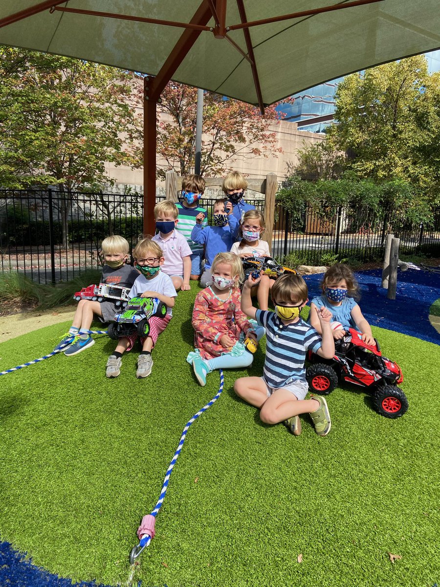 haney_renea's tweet photo. Teaching during a pandemic and wearing a mask has been a challenge YET I enjoy the energy of these little people everyday!....#PreK2 #futureLEADERS #25yreducator https://t.co/Lrq21eHlun