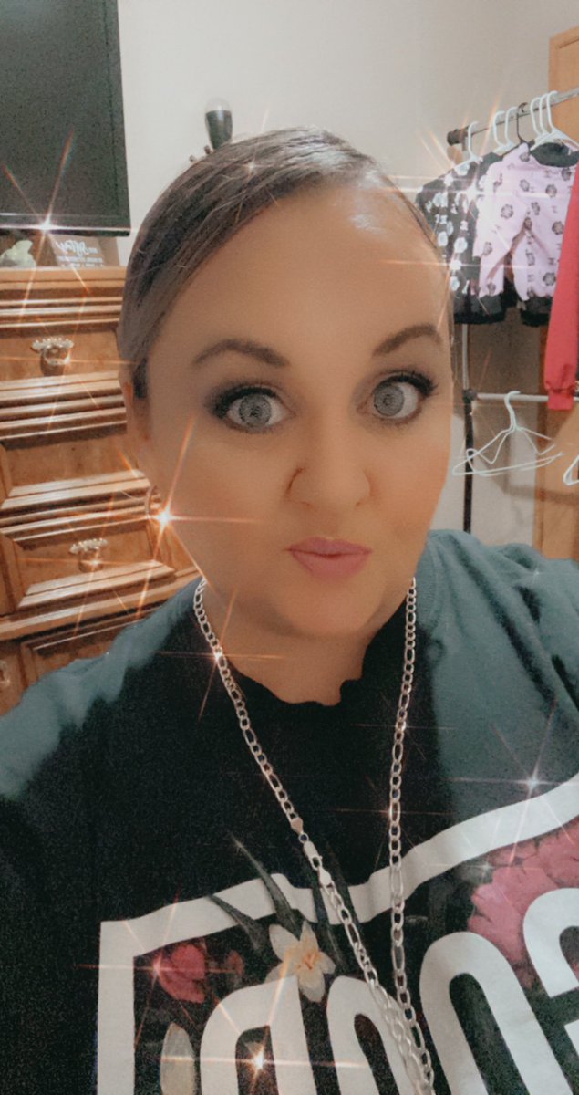 SouthernSwag4's tweet photo. Catch this pretty face LIVE at 10pm on FB #SouthernSwag https://t.co/MeDEwMIDe1
