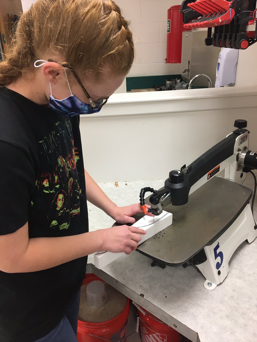 Brampton208's tweet photo. It’s so great to be surrounded by such talented and resilient young adults. Despite our hybrid schedule,  students still find the passion to continue hands-on learning as they construct their Styrofoam prototype Co2 dragster chassis in the Tech Lab. @LesBoisJrHigh @BSDEducation https://t.co/Jh5s08zCRB