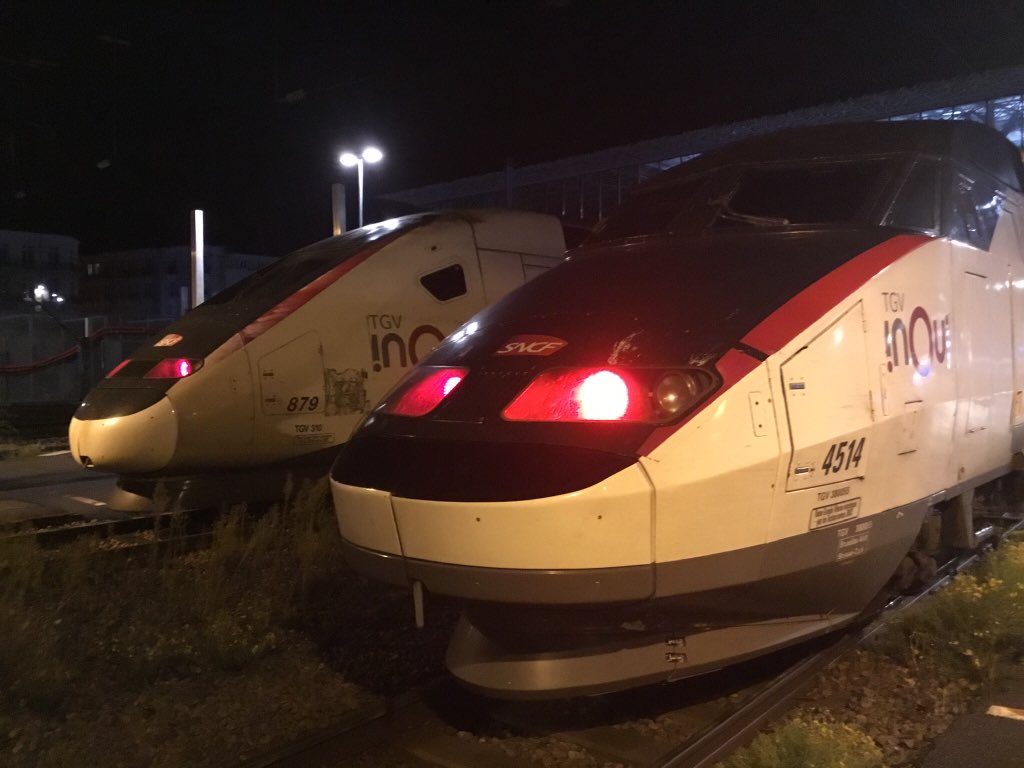 oursin29's tweet photo. Jeune VS moins jeune ? Une préférence ?
#SNCF #TGV #2N2 #night #Train #TGVinoui @TGVINOUI https://t.co/gRxMrkQ3JA