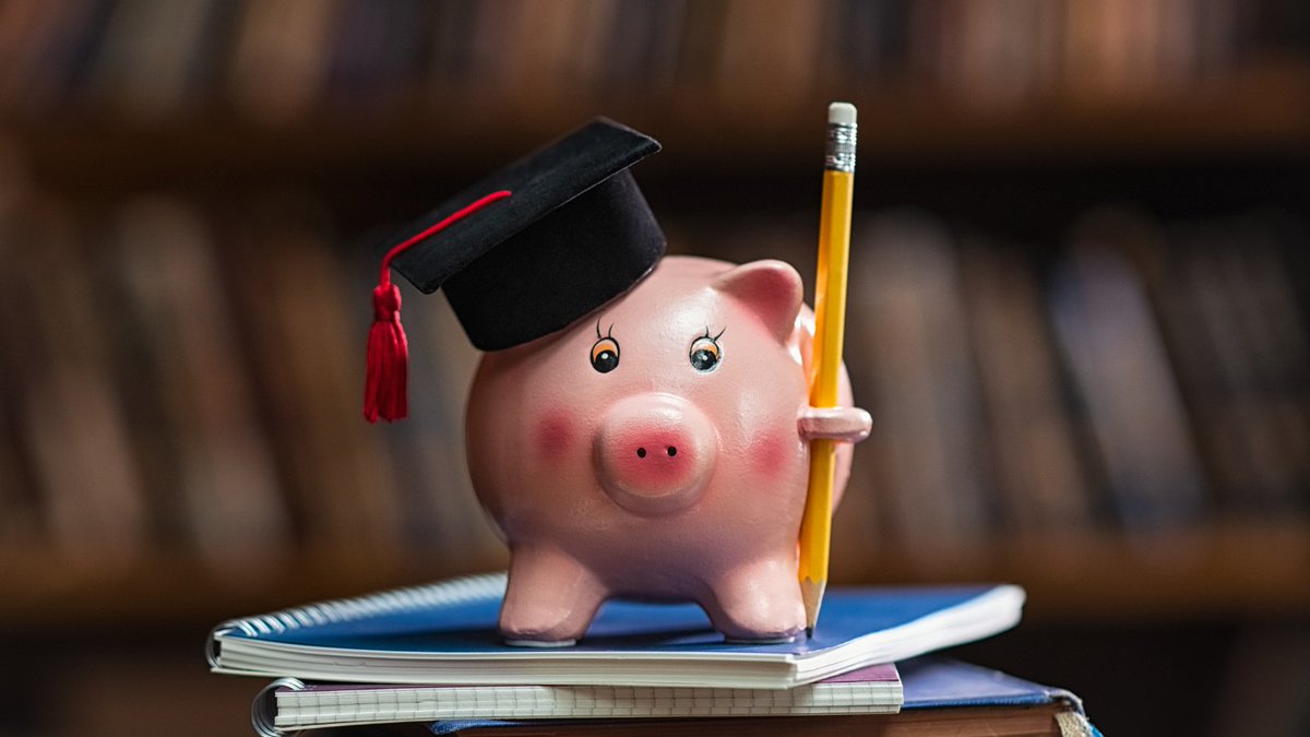 SkgScholarships's tweet photo. SCHOLARSHIP: TD SCHOLARSHIPS FOR COMMUNITY LEADERSHIP. Min. avg. 75%. Twenty renewable #scholarships; up to $70,000 value; mentorship opportunities, offers of summer employment, etc. Deadline: NOVEMBER 13! @TD_Canada https://t.co/brbLlyCPyo https://t.co/ioW15RKU0g