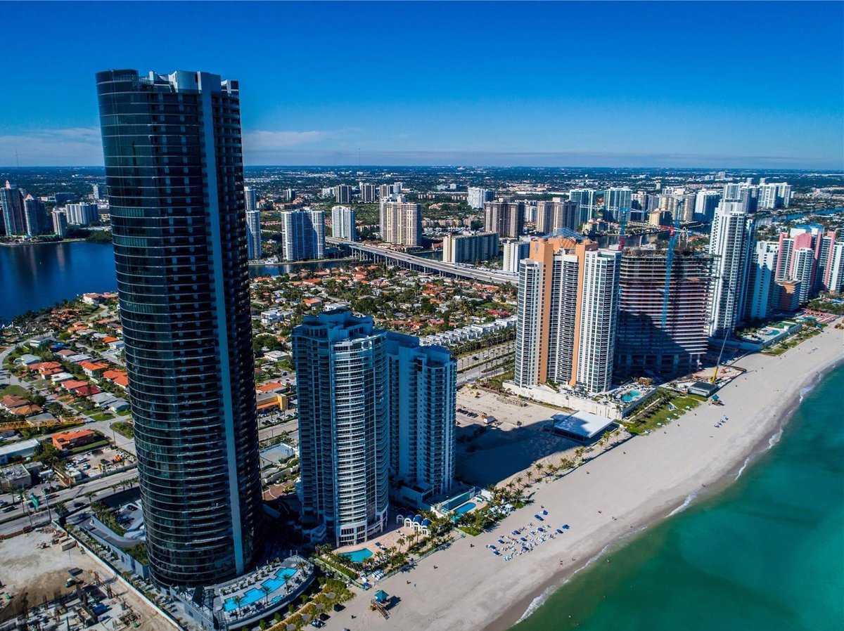 CWSAuctions's tweet image. Sunny Isles Beach FL Luxury condo located on the 22nd floor of the Porsche Design Tower. The 3,112 ± sq. ft unit has 4 bedrooms &amp;amp; 4.1 baths
Online Auction November 13 
Additional Information:  cwsmarketing.com
#auction 
#miamirealestate
#luxuryrealestate
#miami