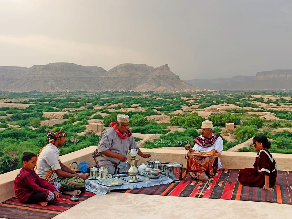 HADRAMOUT01's tweet image. يـا دايـر الـشاهـي تـفـضل 
اسـقـنــا مـن كــاس شـاهـي هـنـي 
فنجان من شـاهـيـك يقـطع  خرمتي يـا زيـن الـفـنـون..

#شبام  #حضرموت 
*بن علوي الهاشمي