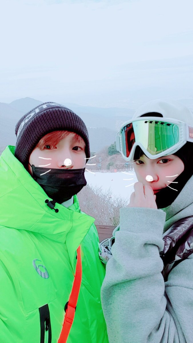 newboyztwt's tweet photo. 𓂃 . 💨 𓄹 𝐛.est 𝕨𝕖 ! 𝄞 ___,, 𝗡𝗕𝗭 ╱ ⁺ 뉴보이즈 ᝰ 新offıcıāl ぃ up:datǝ ✰. 𝟤𝟢𝟣𝟢𝟤𝟩. ✦% ( ﹫_🐹' › #_ROY * )
Antes de irme, el pana y yo llegamos a un acuerdo de participar del #ATEEZStreamParty porque somos trolo man y nos declaramos #TeamPromise. ❄️ https://t.co/wqTgocjKNa