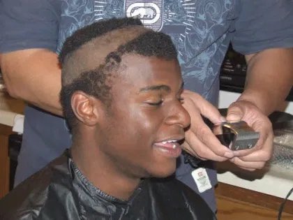 ‼️ATTENTION ‼️For a limited time I’ll be doing fresh haircuts! Below are pics of some of my work 😊
DEPOSIT $50 TO SECURE YOUR SPOT
SEATS GOING FAST!
Thanks for your support 💕 https://t.co/VqIWBZrHUH