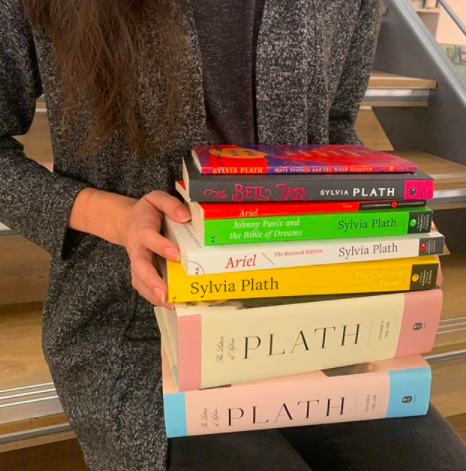 HarperCollins's tweet photo. “Remember, remember, this is now, and now, and now. Live it, feel it, cling to it….” 

Today we remember Sylvia Plath, born on this day in 1932. #otd #scorpioseason https://t.co/AXi2ZuCLJ7
