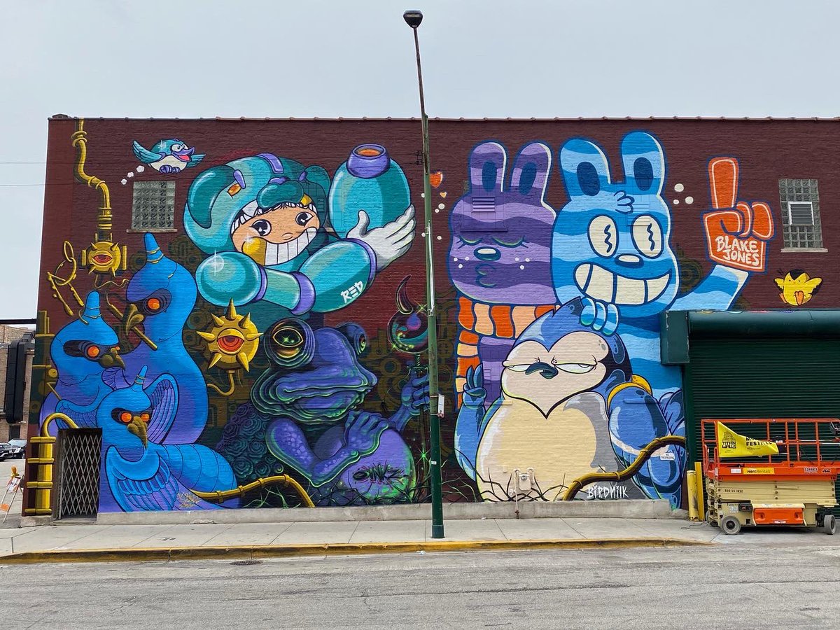 RED773_'s tweet photo. Crushed this gigantic collaborative mural wit da boiz! 💪🏽🤠

Much love and gratitude to @titanwallschicago &amp; @muros.co for organizing the event and for all the hospitality! 

Big shoutout to @richardpastorelli for having us paint your building! 🙏🏽 https://t.co/hsiUNqV9te