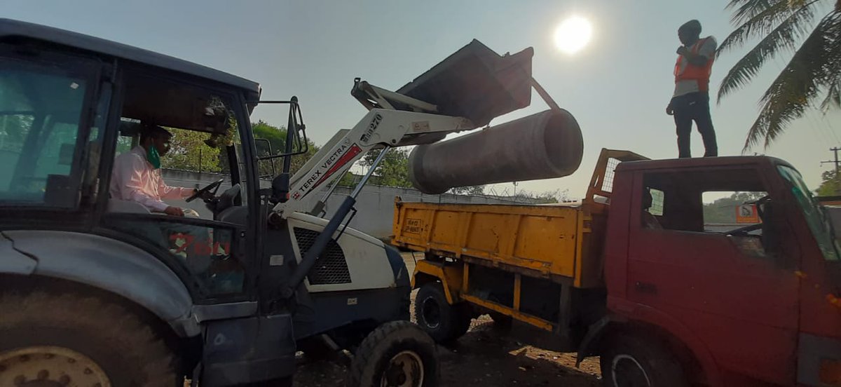 suniltingre's tweet photo. There was a severe problem of rain water logging near Moze School at Dhanori-Lohgaon road. Bhumipujan of laying 24 inch storm water pipelines took place on 23rd October 2020 i.e last Friday in presence Hon'ble dignitaries & residents of Lohgaon. Pipes have come on (1/2) https://t.co/Zb3vyEzlYf