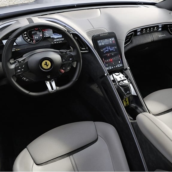 Совсем недавно вместе с FERRARI F8 была также представлена новая модель FERRARI ROMA (Рим).

Купе с расположенным спереди двигателем V8 BiTurbo 3.9 литра, мощностью 620 л.с., с крутящим моментом 760Нм. Это первое переднемоторное купе V8 в модельном ряду за всю историю этой марки.
