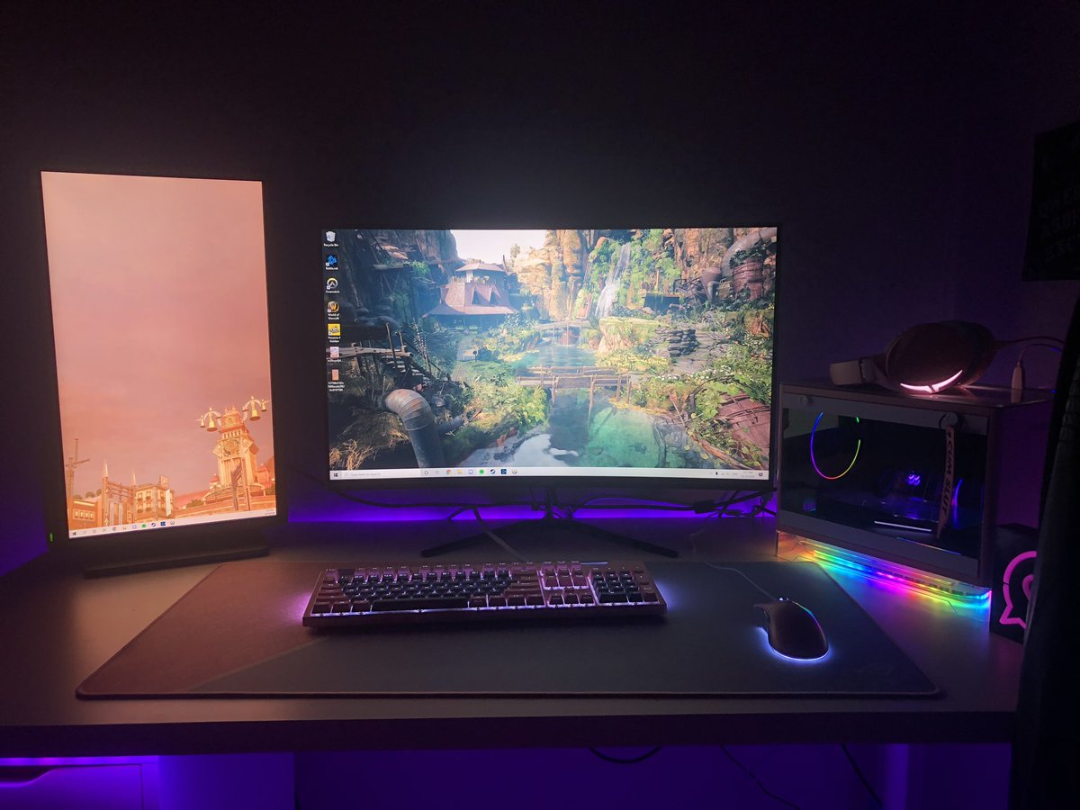 absent0fgrace's tweet image. my #pinkpc set up! she gets prettier and prettier and prettier everyday! now just to go pro as everyone’s favorite gamer girl hehe 💘