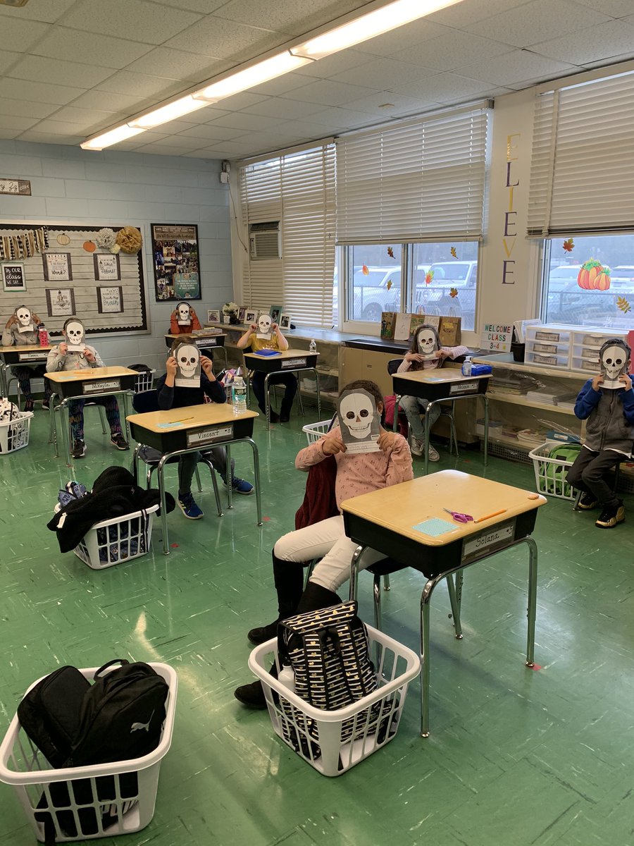 JenniferDeCarl4's tweet photo. Make no bones about it, learning about our skulls is fun! Our class enjoyed a Mystery Science lesson and craft while learning about the functions of our skulls. 💀💀💀
@Nokobulldogs @SachemSchools https://t.co/NRHbbNYY7o