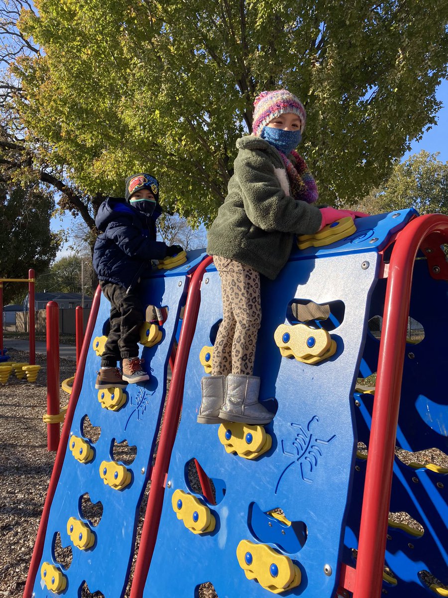 Kinderwright's tweet photo. Another busy day in Kindergarten! We drew pictures of toy cars using shapes, practiced representing the number 7, and enjoyed the sunshine outside. So proud of my little friends!  #hardworkers #mckinleykinder https://t.co/KP7a8g4boE