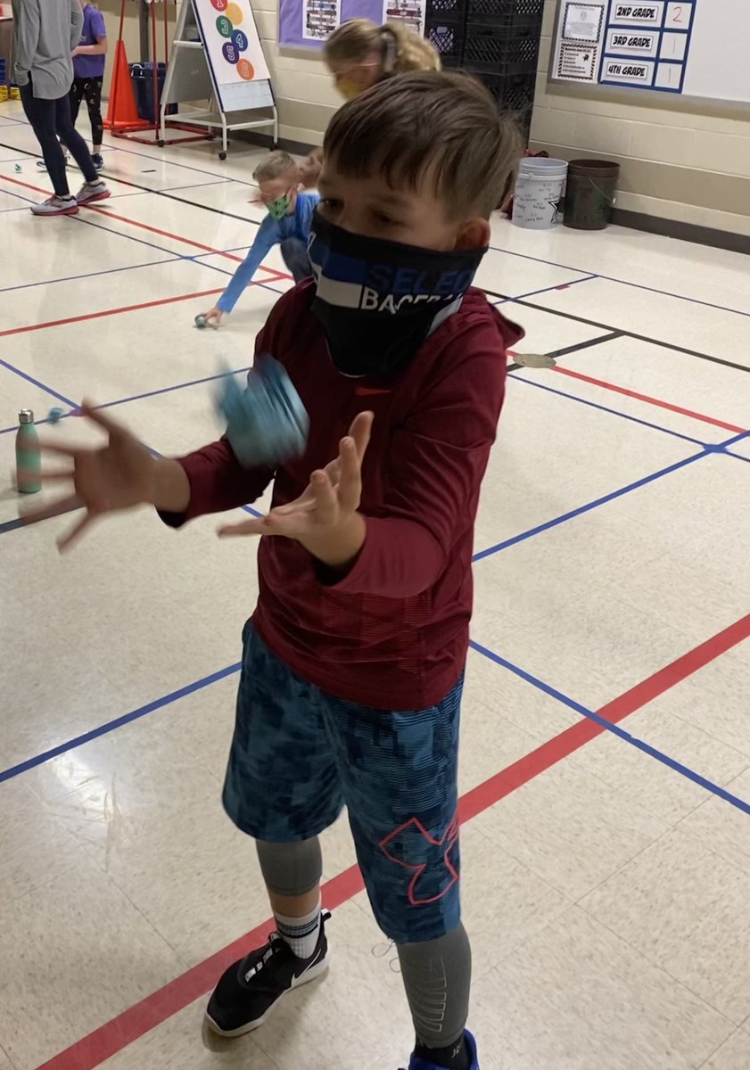 jkleach01's tweet photo. 3rd graders loved the Super 7 Paper Ball Hand Striking from @physedreview. https://t.co/jICNmzDzvk https://t.co/00BVYbynI9