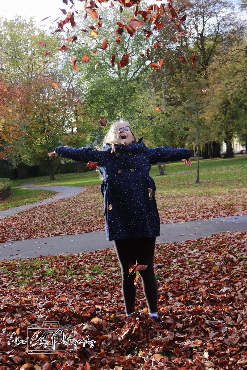 alancolby78's tweet photo. Leaf throwing ππππ
#photography #Autumn #autumnfun #leafthrowing https://t.co/JiwkujZgY6