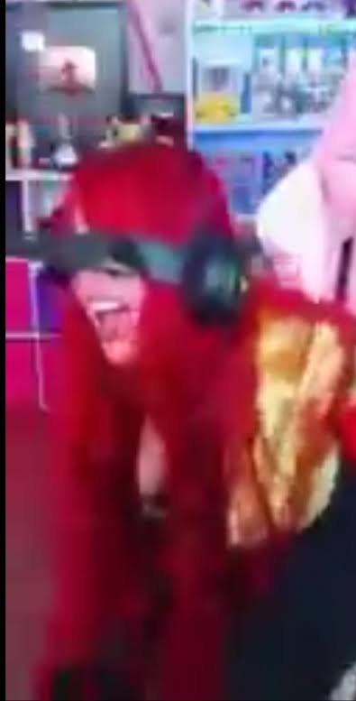 SrLuchoPortuano's tweet image. ¿Quién es mejor YouTuber?

Like: WindyGirk
RT: Brad Buttowski