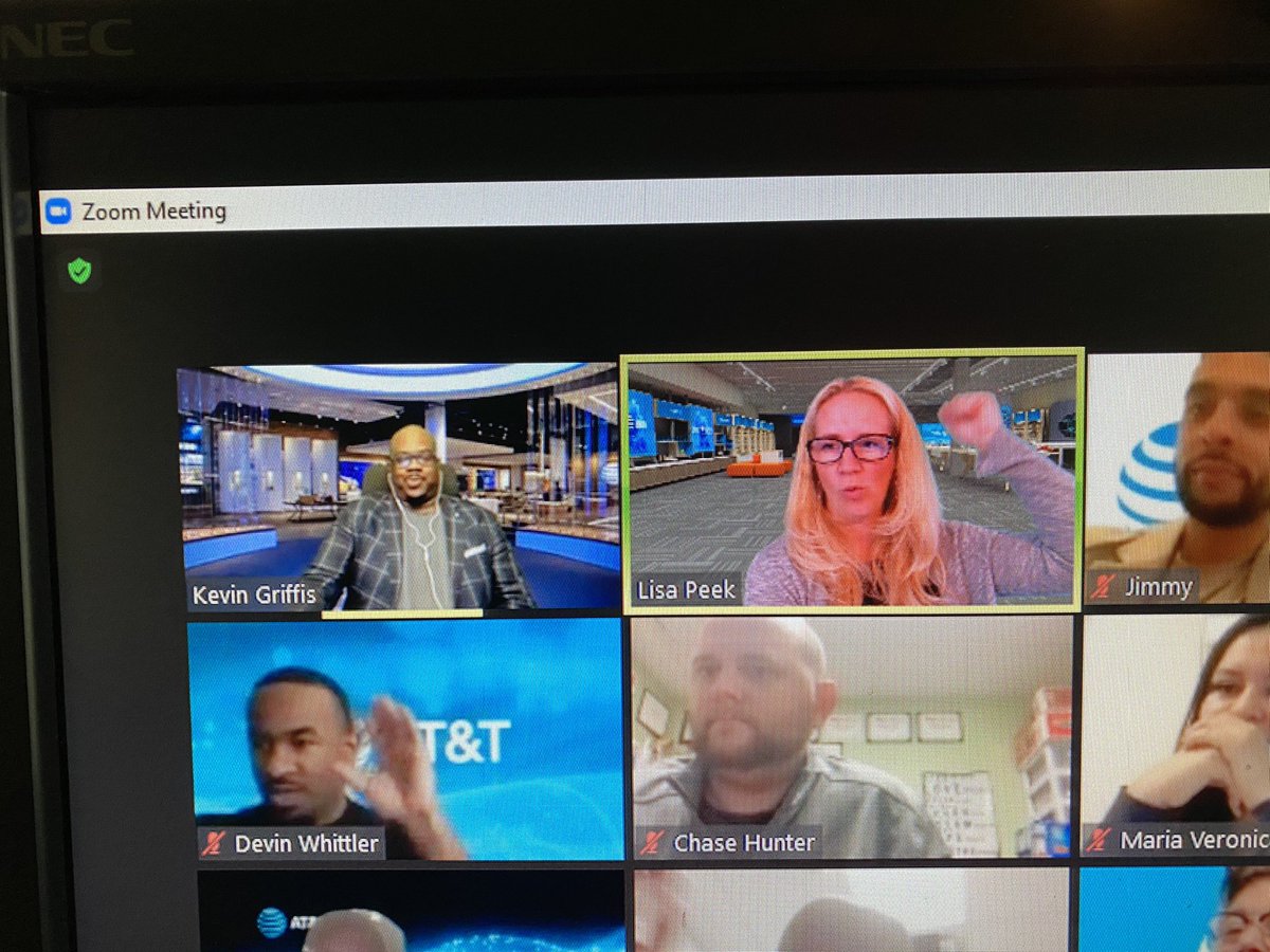 Lisa Peek tweet media