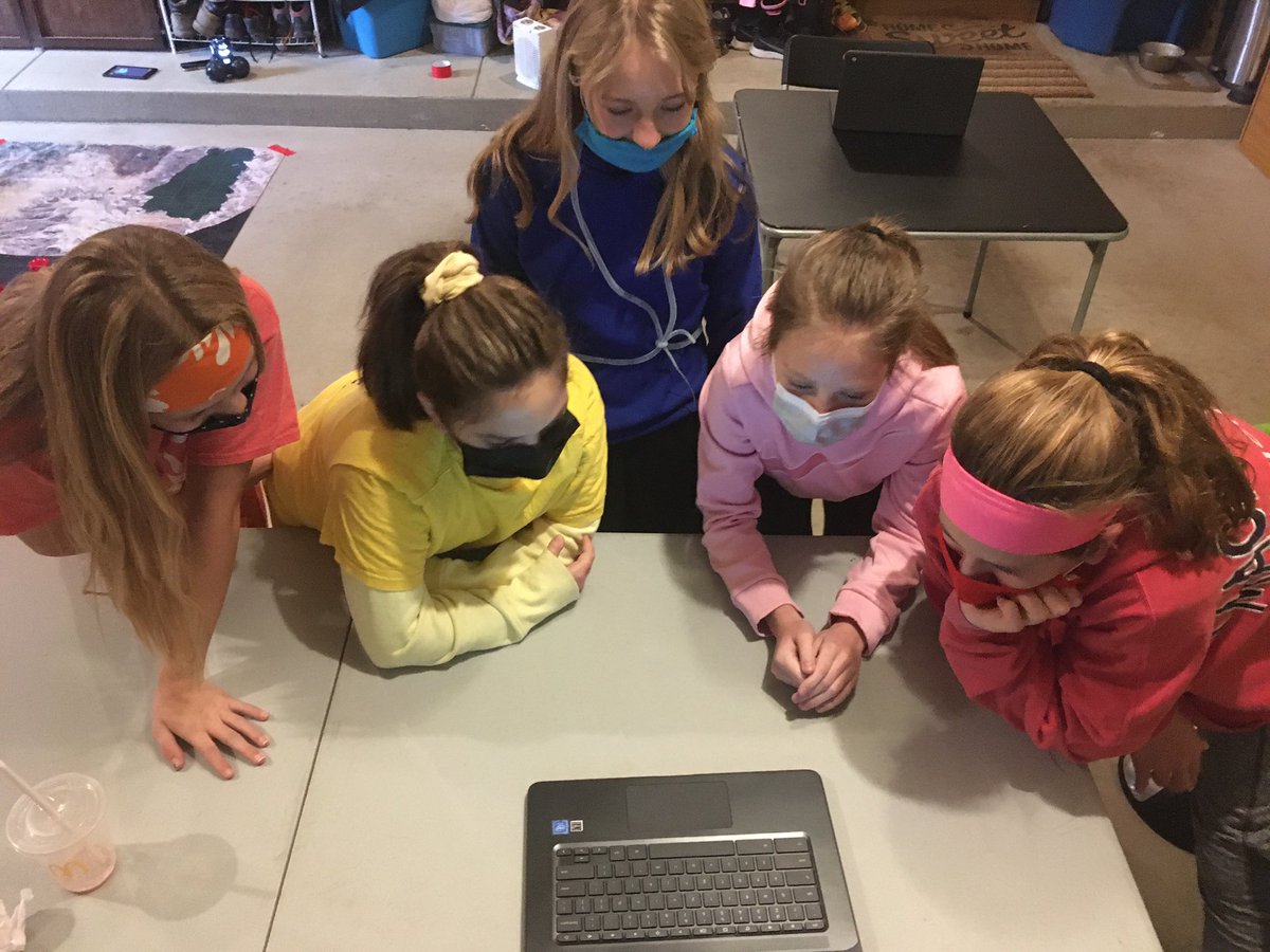 graphic_i's tweet photo. The Space Nuggets on day 1 (Monday) of “CRAZY WEEK” as they try to knock out an entire quest in 5 days! We broke down into 3 small groups...1 programming, 1 writing the accompanying script, and one on video editing ❤️🙌🏻#teamwork #girlssolveit #googlegirlssolveit #fordgirlsinstem https://t.co/e90Ns6oF4Q