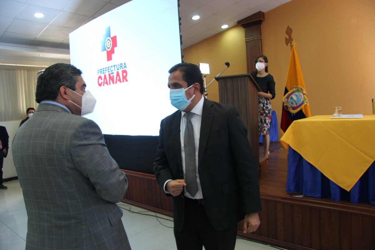 ContinuaUcacue's tweet photo. Nuestro Rector Ph.D Enrique Pozo asistió al evento de rendición de cuentas de la #PrefecturaDelCañar. El compromiso con la sociedad nos permite crecer como Universidad.  #rendiciondecuentas2019 https://t.co/KVJ71JdaIk