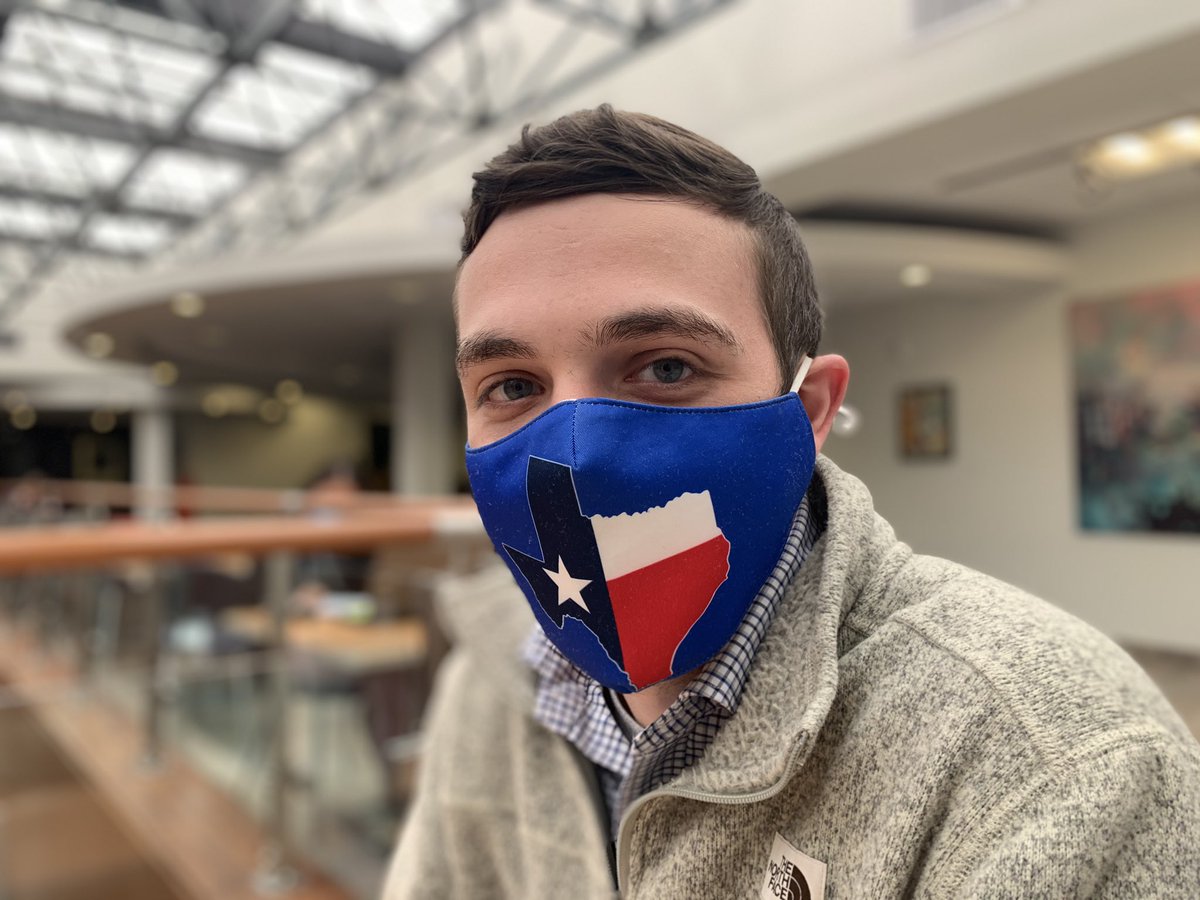 UTTyler's tweet photo. Hey @tyrabanks, what do you think of our Patriots’ Smizing? #Smizing #UTTyler #MaskUpTalonsUp https://t.co/vRcZHZXBy8