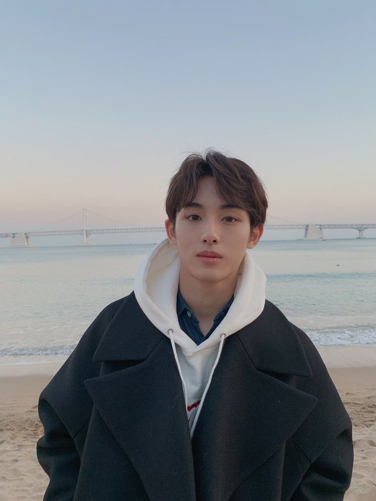 Cass_rxx0's tweet photo. Happy birthday 🥺❤️#HAPPYWINWINDAY
#董思成1028生日快乐
#BeBraveWinwin
#StandByWinwinForever https://t.co/aq9uwEEJV0