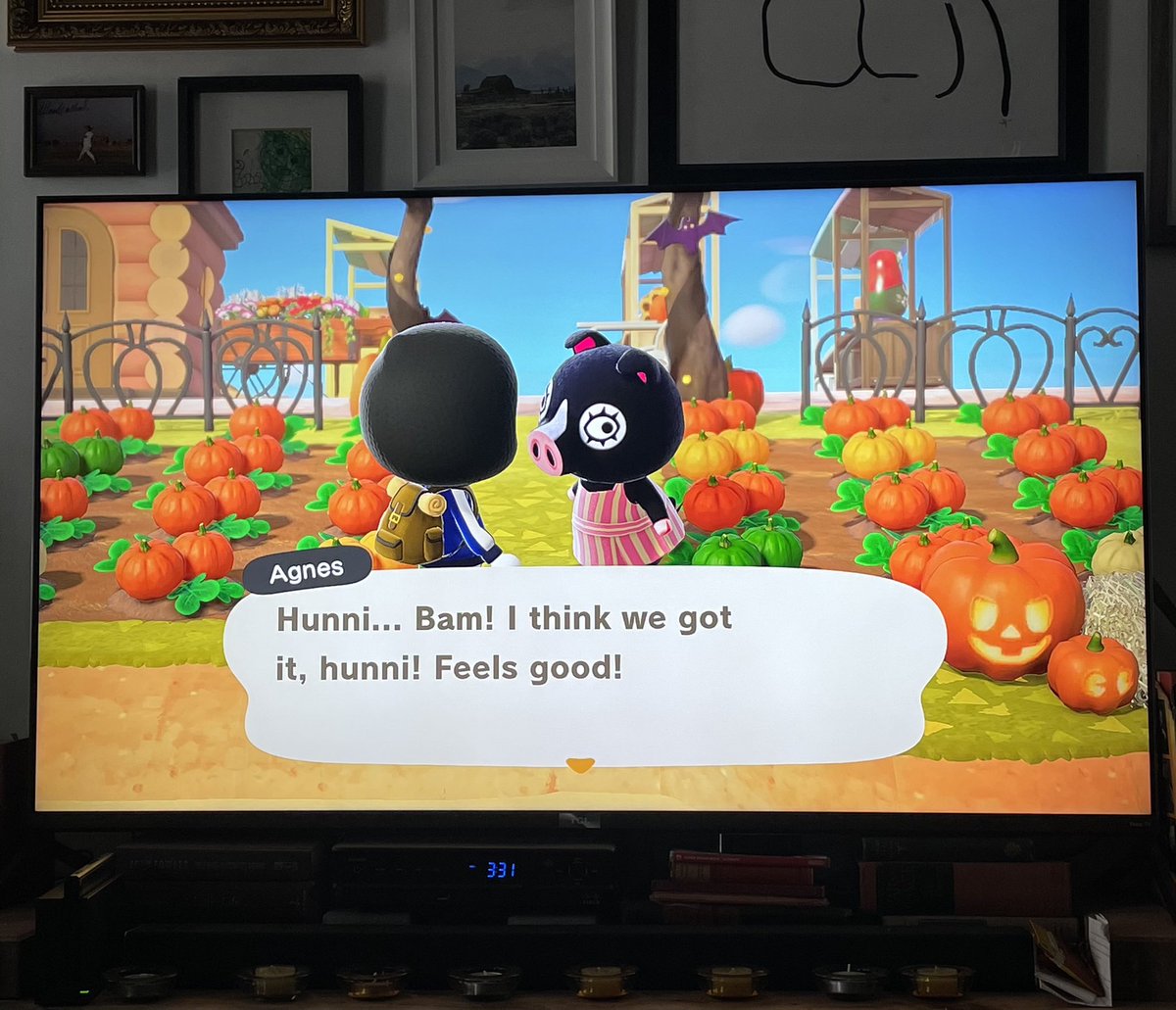 jsacks28's tweet image. My friend taught his villager to say Hunni and tbh it’s a full mood, Hunni.